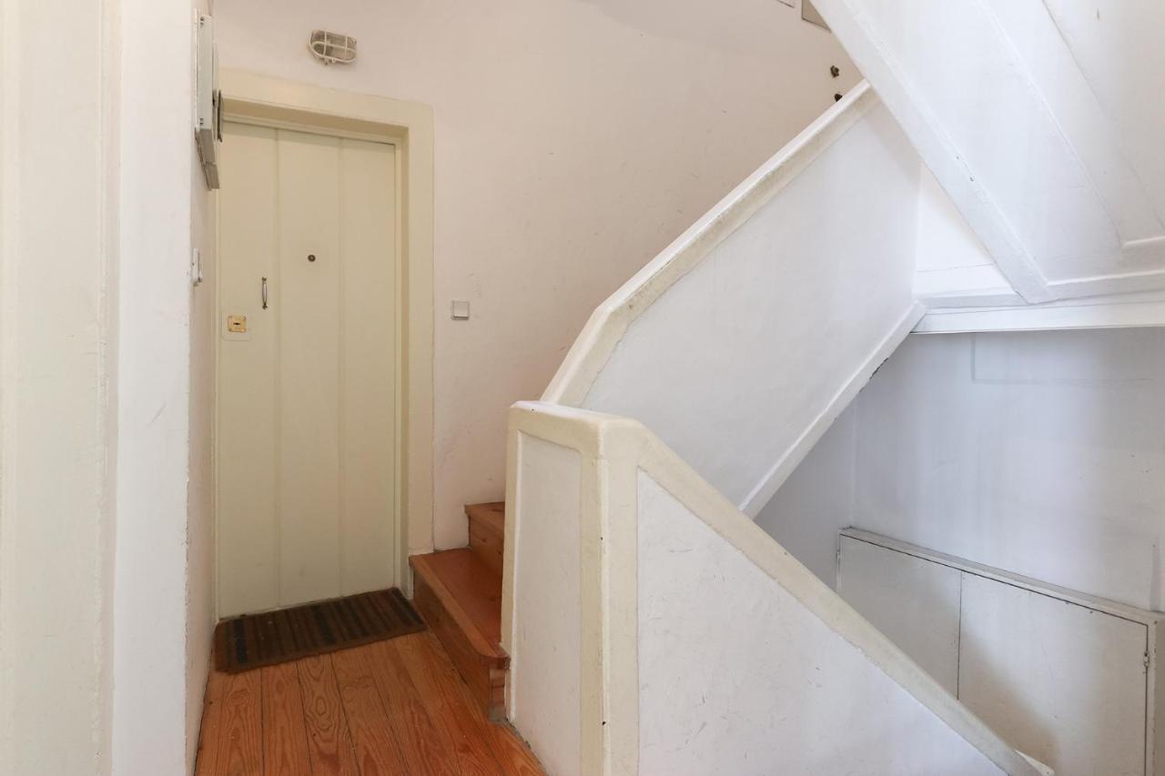Charming And Stylish Downtown Apt In XIX Century Building Lisboa Dış mekan fotoğraf