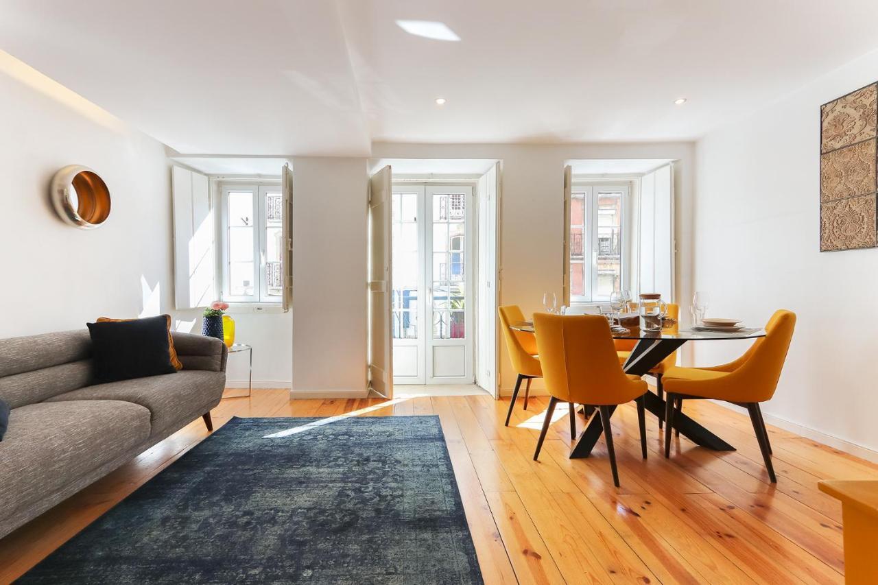 Charming And Stylish Downtown Apt In XIX Century Building Lisboa Dış mekan fotoğraf