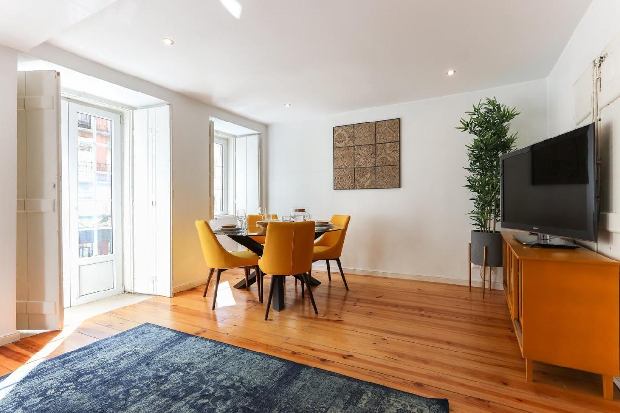 Charming And Stylish Downtown Apt In XIX Century Building Lisboa Dış mekan fotoğraf
